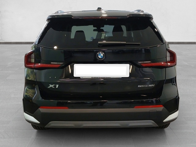 BMW X1 sDrive18i color Negro. Año 2025. 100KW(136CV). Gasolina. En concesionario Enekuri Motor de Vizcaya