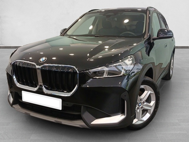 BMW X1 sDrive18i color Negro. Año 2025. 100KW(136CV). Gasolina. En concesionario Enekuri Motor de Vizcaya