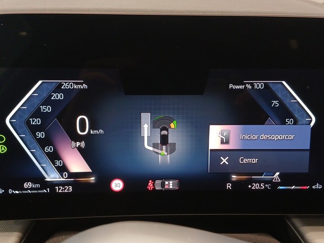 BMW X1 sDrive18i color Negro. Año 2025. 100KW(136CV). Gasolina. En concesionario Enekuri Motor de Vizcaya