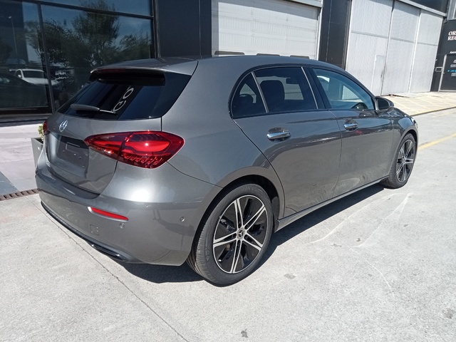 Mercedes-Benz Clase A 180 100 kW (136 CV)