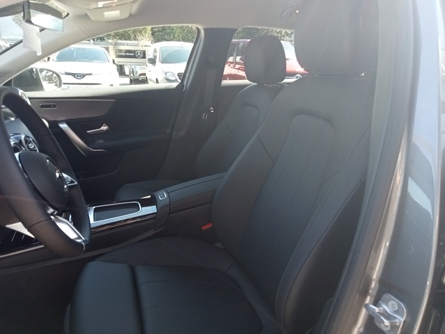 Mercedes-Benz Clase A 180 100 kW (136 CV)