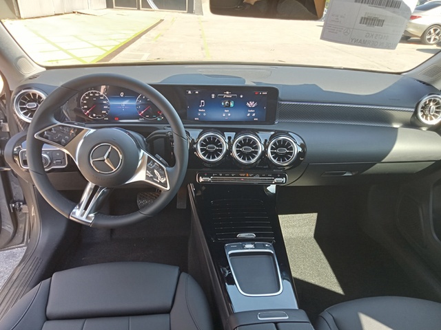 Mercedes-Benz Clase A 180 100 kW (136 CV)