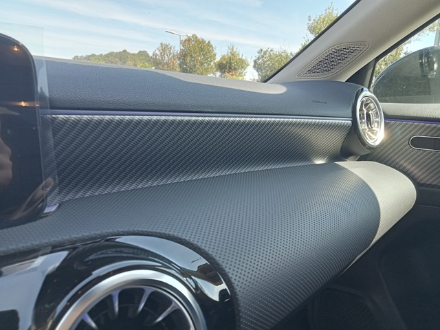 Mercedes-Benz Clase A 180 100 kW (136 CV)