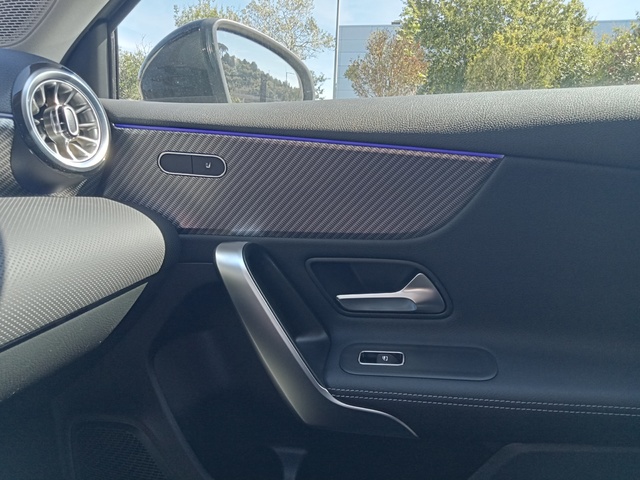 Mercedes-Benz Clase A 180 100 kW (136 CV)