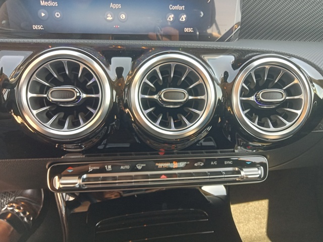 Mercedes-Benz Clase A 180 100 kW (136 CV)