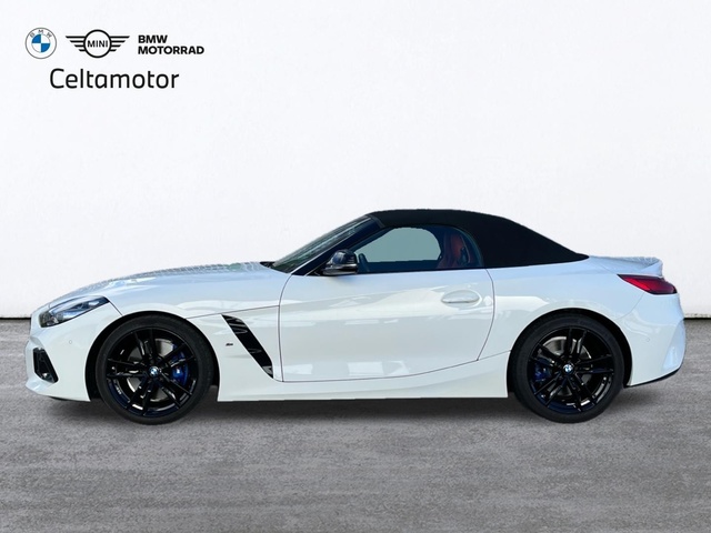 BMW Z4 sDrive30i Cabrio color Blanco. Año 2024. 190KW(258CV). Gasolina. En concesionario Celtamotor Vigo de Pontevedra