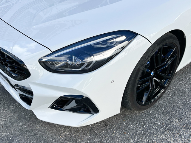 BMW Z4 sDrive30i Cabrio color Blanco. Año 2024. 190KW(258CV). Gasolina. En concesionario Celtamotor Vigo de Pontevedra