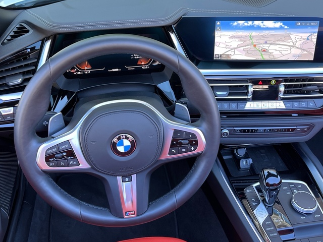 BMW Z4 sDrive30i Cabrio color Blanco. Año 2024. 190KW(258CV). Gasolina. En concesionario Celtamotor Vigo de Pontevedra