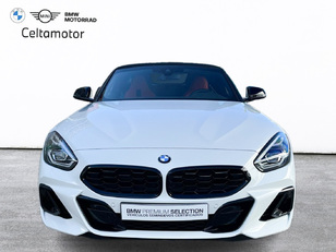 Fotos de BMW Z4 sDrive30i Cabrio color Blanco. Año 2024. 190KW(258CV). Gasolina. En concesionario Celtamotor Vigo de Pontevedra