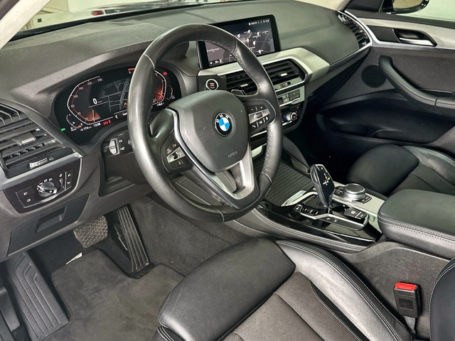 BMW X4 xDrive20d color Negro. Año 2020. 140KW(190CV). Diésel. En concesionario Triocar Avilés (Bmw y Mini) de Asturias