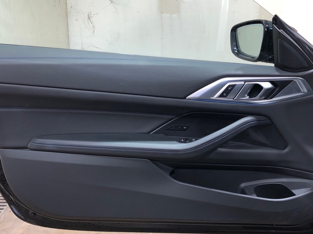 BMW Serie 4 M440d Cabrio color Negro. Año 2024. 250KW(340CV). Diésel. En concesionario Movilnorte El Plantio de Madrid