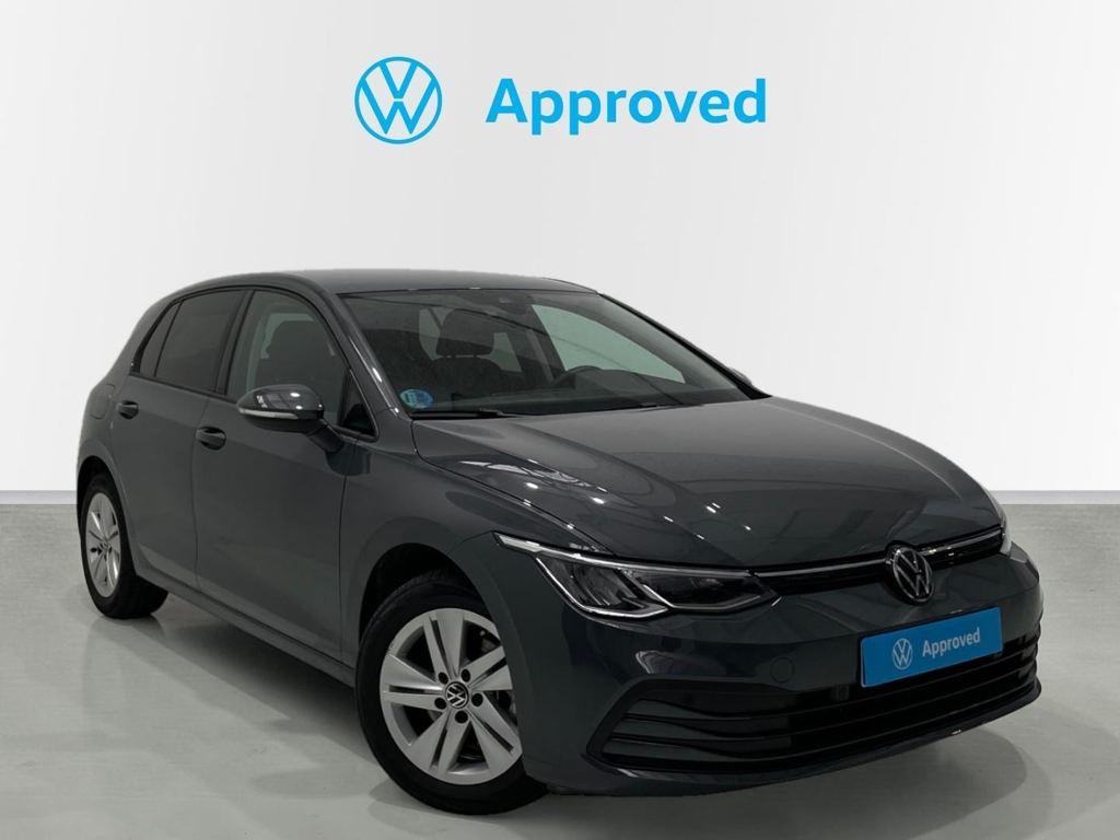 Volkswagen Golf 1.5 eTSI en Barcelona