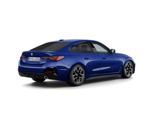 Fotos de BMW Serie 4 420d Gran Coupe color Azul. Año 2024. 140KW(190CV). Diésel. En concesionario Movilnorte El Carralero de Madrid