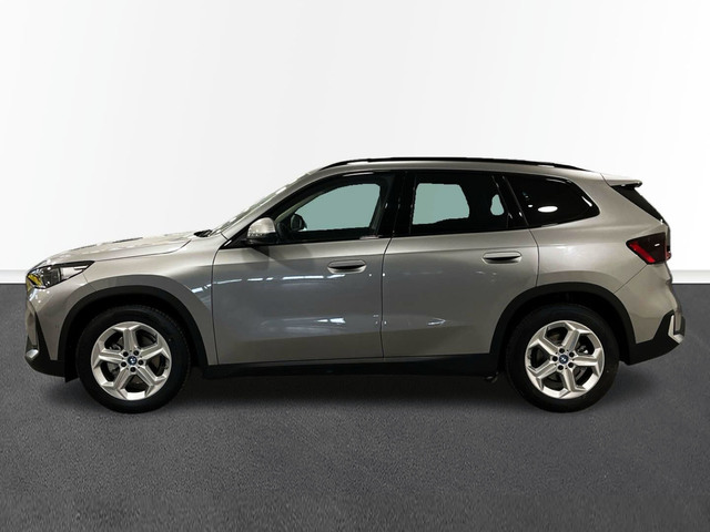 BMW iX1 eDrive20 color Gris Plata. Año 2025. 150KW(204CV). Eléctrico. En concesionario Engasa S.A. de Valencia