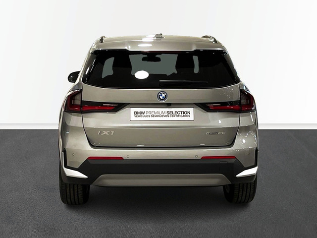 BMW iX1 eDrive20 color Gris Plata. Año 2025. 150KW(204CV). Eléctrico. En concesionario Engasa S.A. de Valencia