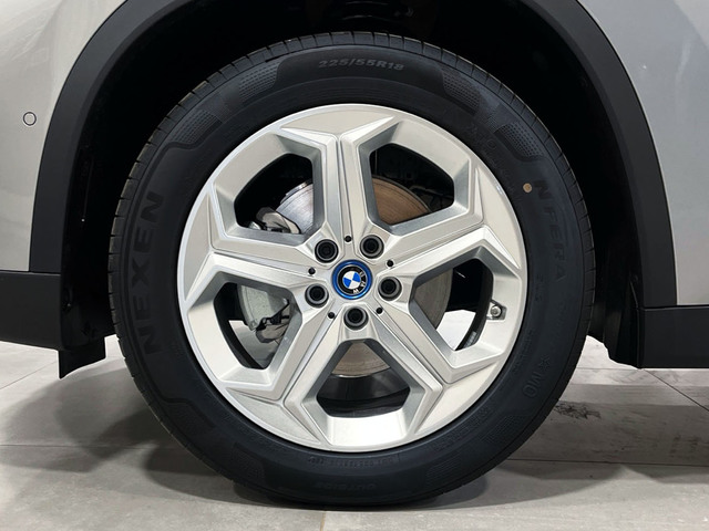 BMW iX1 eDrive20 color Gris Plata. Año 2025. 150KW(204CV). Eléctrico. En concesionario Engasa S.A. de Valencia