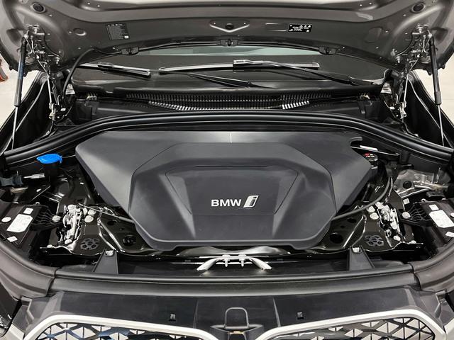 BMW iX1 eDrive20 color Gris Plata. Año 2025. 150KW(204CV). Eléctrico. En concesionario Engasa S.A. de Valencia