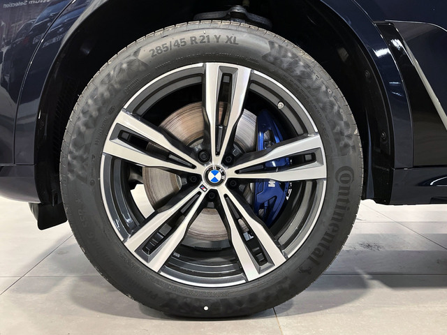 BMW X7 xDrive40d color Negro. Año 2025. 259KW(352CV). Híbrido Electro/Diesel. En concesionario BMW Marcos Automoción de Valencia