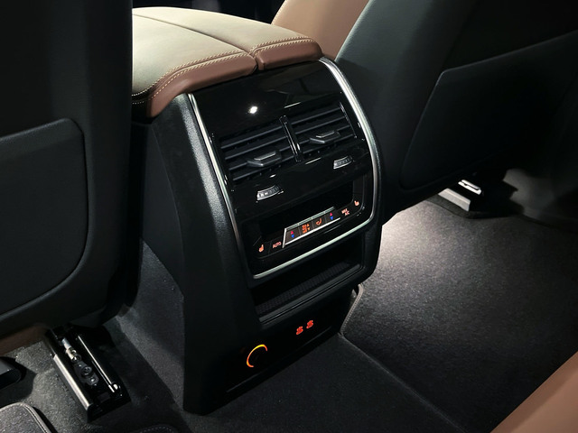 BMW X7 xDrive40d color Negro. Año 2025. 259KW(352CV). Híbrido Electro/Diesel. En concesionario BMW Marcos Automoción de Valencia
