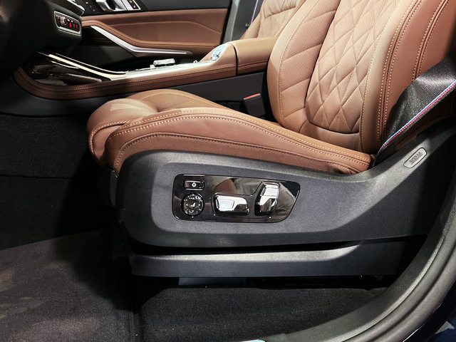 BMW X7 xDrive40d color Negro. Año 2025. 259KW(352CV). Híbrido Electro/Diesel. En concesionario BMW Marcos Automoción de Valencia