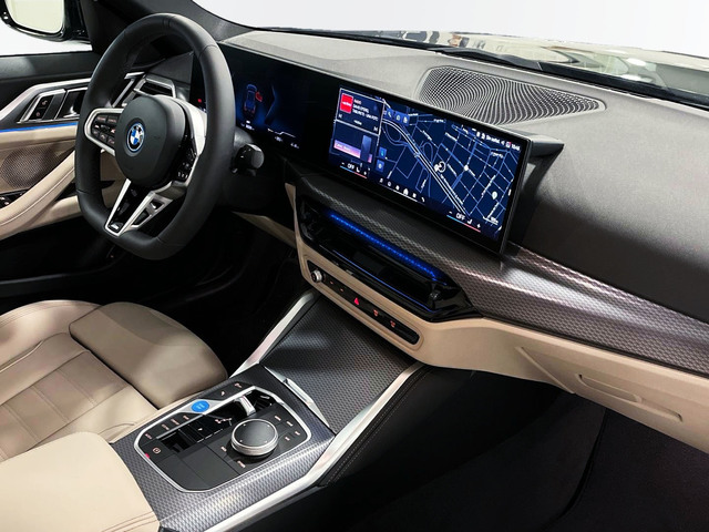 BMW i4 eDrive40 color Negro. Año 2025. 250KW(340CV). Eléctrico. En concesionario Engasa S.A. de Valencia