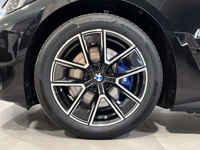 BMW i4 eDrive40 color Negro. Año 2025. 250KW(340CV). Eléctrico. En concesionario Engasa S.A. de Valencia