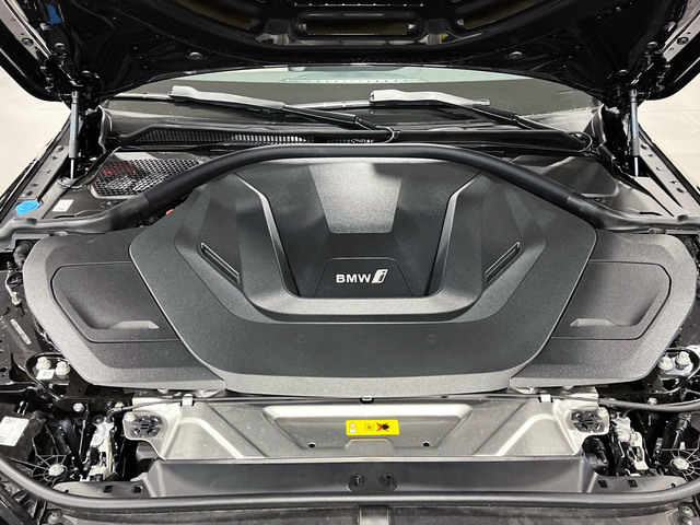 BMW i4 eDrive40 color Negro. Año 2025. 250KW(340CV). Eléctrico. En concesionario Engasa S.A. de Valencia