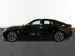 Fotos de BMW i4 eDrive40 color Negro. Año 2025. 250KW(340CV). Eléctrico. En concesionario Engasa S.A. de Valencia