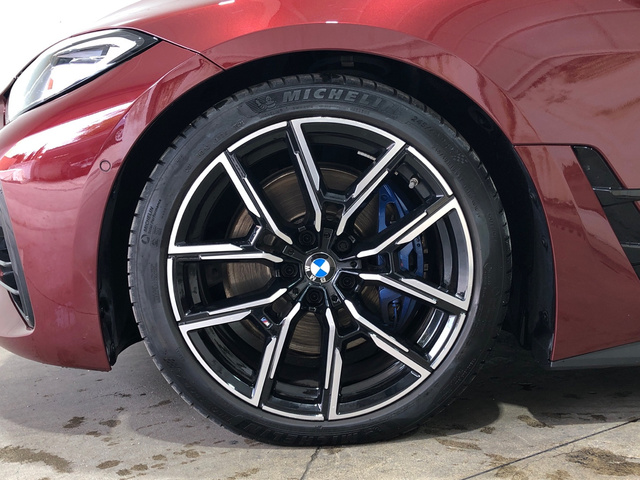 BMW Serie 4 420i Gran Coupe color Rojo. Año 2022. 135KW(184CV). Gasolina. En concesionario Movilnorte El Carralero de Madrid