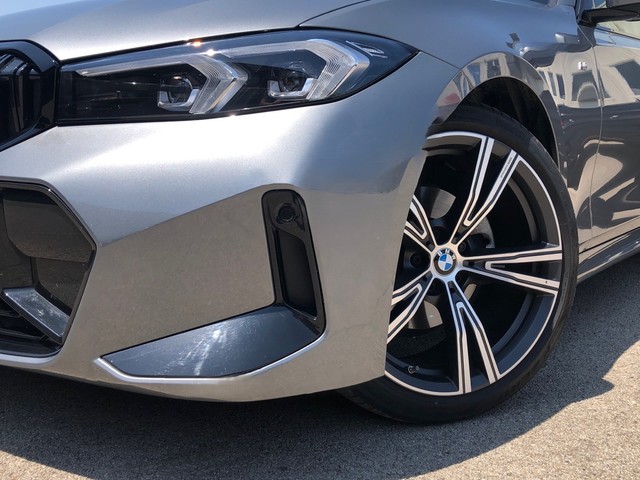 BMW Serie 3 320d color Gris. Año 2024. 140KW(190CV). Híbrido Electro/Diesel. En concesionario Vehinter Getafe de Madrid