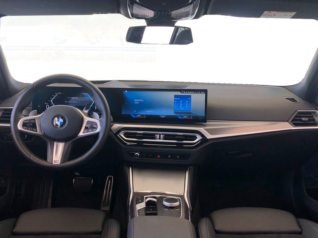 BMW Serie 3 320d color Gris. Año 2024. 140KW(190CV). Híbrido Electro/Diesel. En concesionario Vehinter Getafe de Madrid