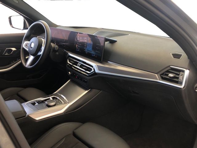 BMW Serie 3 320d color Gris. Año 2024. 140KW(190CV). Híbrido Electro/Diesel. En concesionario Vehinter Getafe de Madrid
