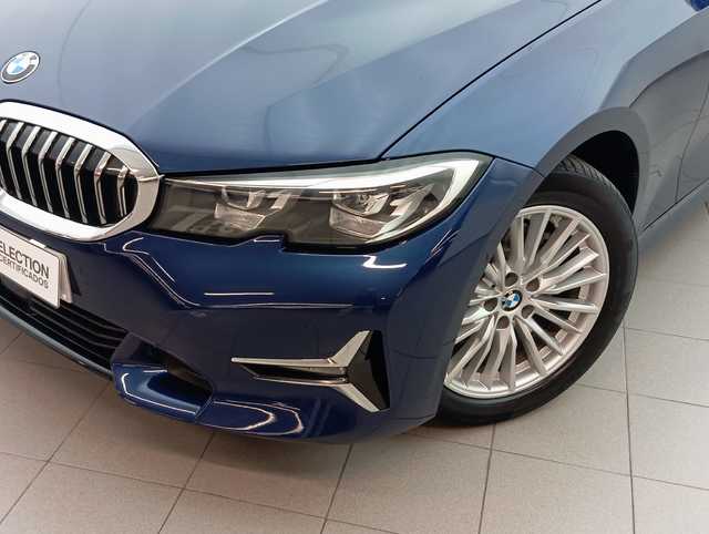 BMW Serie 3 320d color Azul. Año 2021. 140KW(190CV). Diésel. En concesionario Augusta Aragon S.A. de Zaragoza