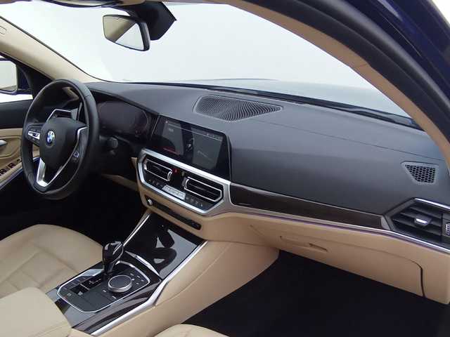 BMW Serie 3 320d color Azul. Año 2021. 140KW(190CV). Diésel. En concesionario Augusta Aragon S.A. de Zaragoza