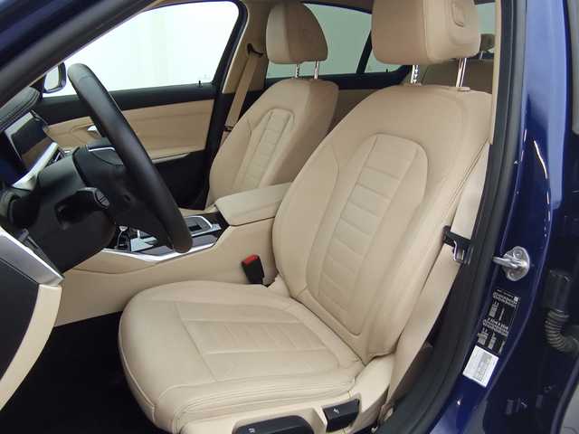BMW Serie 3 320d color Azul. Año 2021. 140KW(190CV). Diésel. En concesionario Augusta Aragon S.A. de Zaragoza