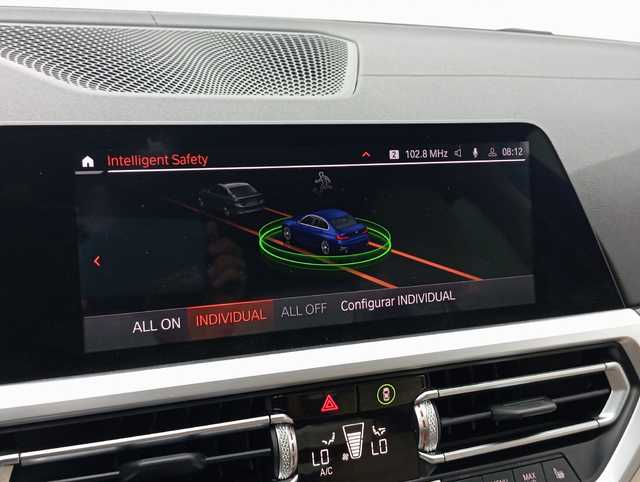 BMW Serie 3 320d color Azul. Año 2021. 140KW(190CV). Diésel. En concesionario Augusta Aragon S.A. de Zaragoza