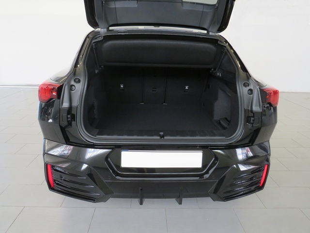 BMW iX2 eDrive20 color Negro. Año 2025. 150KW(204CV). Eléctrico. En concesionario Lugauto S.A. de Lugo