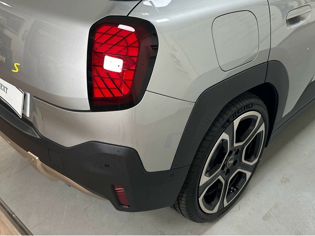 fotoG 12 del MINI MINI Aceman SE 160 kW (218 CV) 218cv Eléctrico del 2025 en Asturias