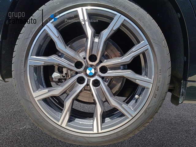 BMW X1 xDrive25e color Negro. Año 2021. 162KW(220CV). Híbrido Electro/Gasolina. En concesionario TACO de Sta. C. Tenerife
