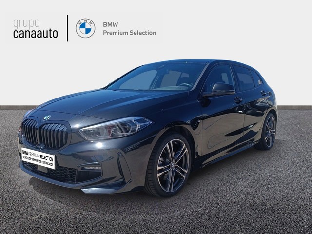 BMW Serie 1 118i color Negro. Año 2024. 103KW(140CV). Gasolina. En concesionario TACO de Sta. C. Tenerife