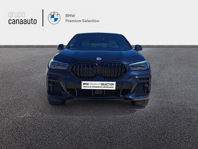BMW X6 xDrive40i color Negro. Año 2022. 250KW(340CV). Gasolina. En concesionario TACO de Sta. C. Tenerife