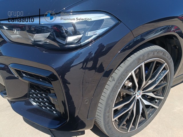 BMW X6 xDrive40i color Negro. Año 2022. 250KW(340CV). Gasolina. En concesionario TACO de Sta. C. Tenerife