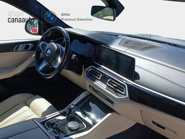BMW X6 xDrive40i color Negro. Año 2022. 250KW(340CV). Gasolina. En concesionario TACO de Sta. C. Tenerife