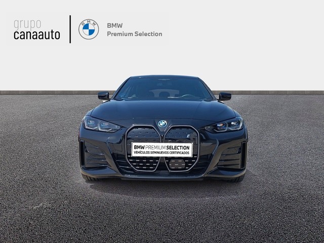 BMW i4 eDrive35 color Negro. Año 2023. 210KW(286CV). Eléctrico. En concesionario TACO de Sta. C. Tenerife