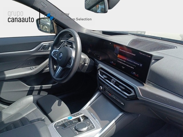 BMW i4 eDrive35 color Negro. Año 2023. 210KW(286CV). Eléctrico. En concesionario TACO de Sta. C. Tenerife