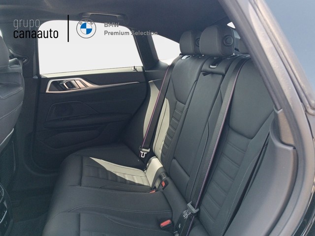 BMW i4 eDrive35 color Negro. Año 2023. 210KW(286CV). Eléctrico. En concesionario TACO de Sta. C. Tenerife