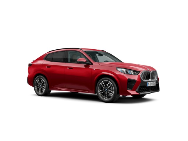 BMW iX2 eDrive20 color Rojo. Año 2024. 150KW(204CV). Eléctrico. En concesionario TACO de Sta. C. Tenerife