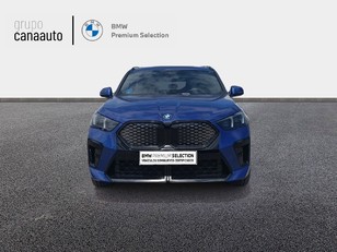 Fotos de BMW iX2 xDrive30 color Azul. Año 2024. 230KW(313CV). Eléctrico. En concesionario TACO de Sta. C. Tenerife