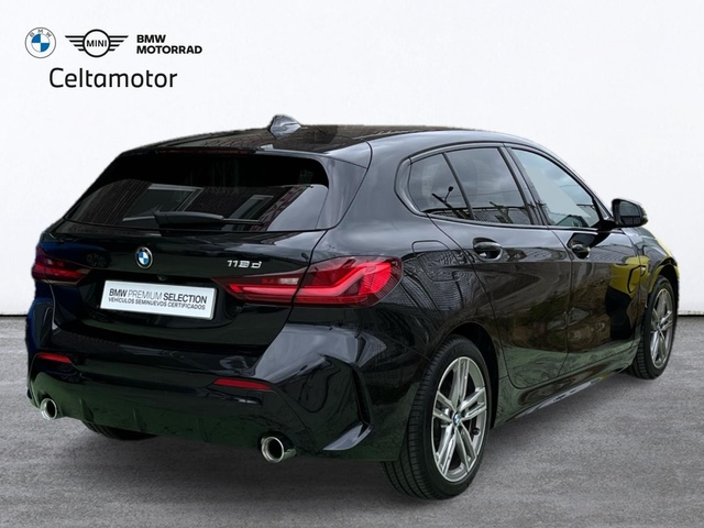 BMW Serie 1 118d color Negro. Año 2024. 110KW(150CV). Diésel. En concesionario Celtamotor Vigo de Pontevedra