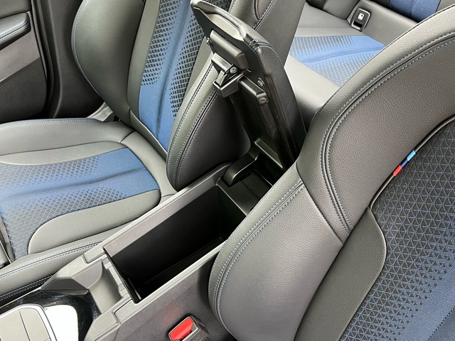 BMW Serie 1 118d color Gris. Año 2024. 110KW(150CV). Diésel. En concesionario Celtamotor Vigo de Pontevedra